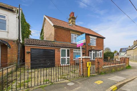 11 Church Road, Watton, Thetford, IP25 6DQ