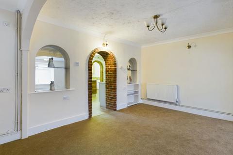 11 Church Road, Watton, Thetford, IP25 6DQ