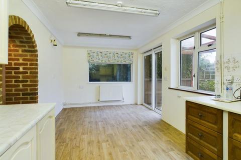11 Church Road, Watton, Thetford, IP25 6DQ