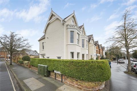 2e Glamorgan Road, Kingston Upon Thames, KT1 4HP