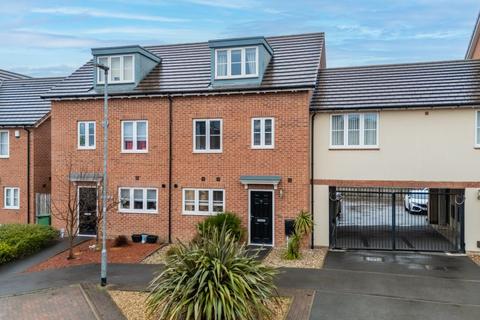 4 bedroom townhouse for sale, Walton Park Street,