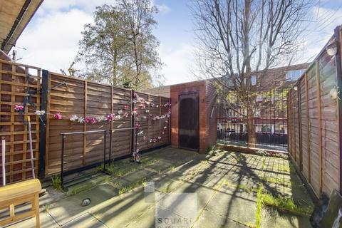 2 bedroom maisonette for sale, Sutterton Street, Islington, N7