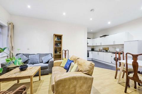 2 bedroom flat to rent, Stockwell Mews, London SW9