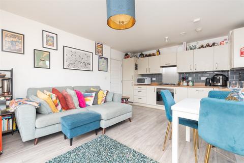 2 bedroom flat for sale, Temple Hill, Dartford, Kent