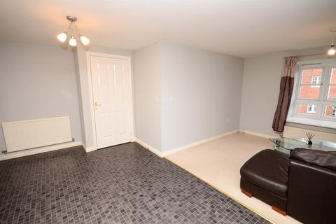 2 bedroom apartment for sale, Lauder Way, Pelaw