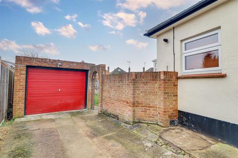 9 Dulverton Close, Westcliff-on-sea, SS0 0HS