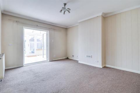 9 Dulverton Close, Westcliff-on-sea, SS0 0HS