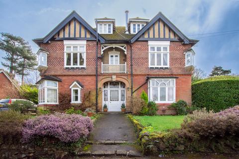 3 bedroom flat for sale, Westerham Road, Oxted, RH8