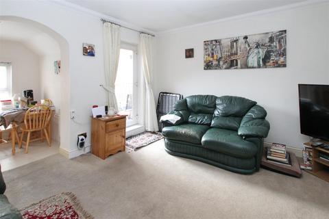 2 bedroom apartment for sale, Newtown Road, Warsash SO31