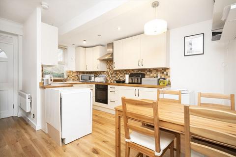 2 bedroom flat to rent, Milk Yard, London E1W