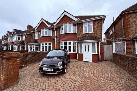 3 bedroom semi-detached house to rent, Astaire Avenue, Eastbourne BN22