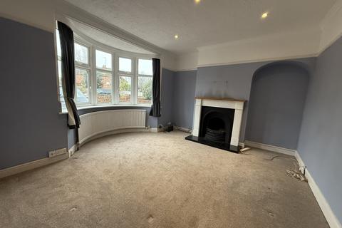 3 bedroom semi-detached house to rent, Astaire Avenue, Eastbourne BN22