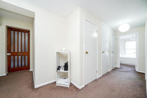 2 bedroom flat for sale, Latchingdon Court, Walthamstow