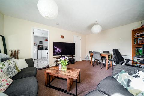 2 bedroom flat for sale, Latchingdon Court, Walthamstow