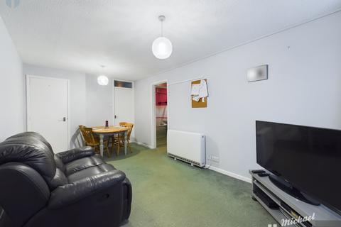 1 bedroom maisonette for sale, Enborne Close, Aylesbury