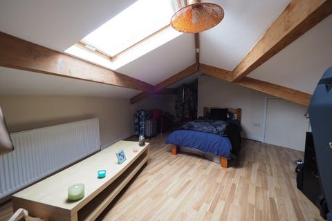 20 Dubb Lane, Bingley, BD16 2NW