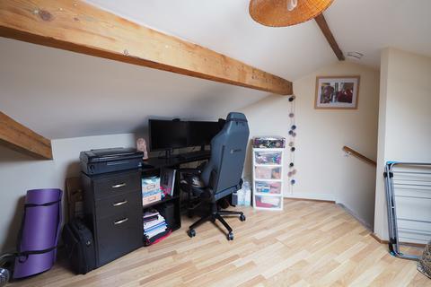 20 Dubb Lane, Bingley, BD16 2NW