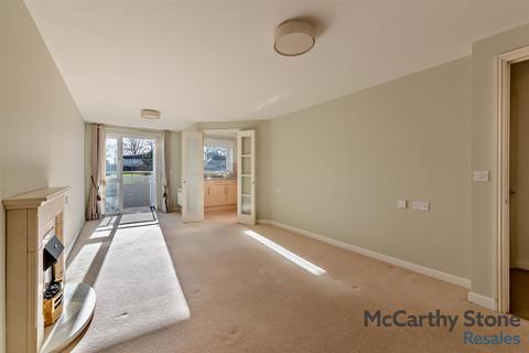 1 bedroom apartment for sale, Benedict Court, Western Avenue, Newbury, RG14 1AR