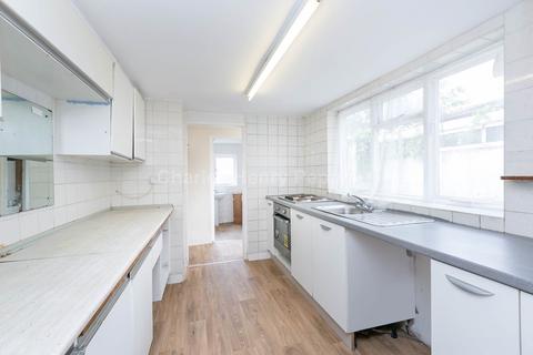 3 bedroom terraced house for sale, Keogh Road, London, E15