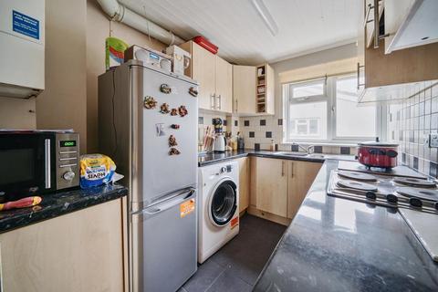 1 bedroom flat for sale, Lower Sunbury,  Surrey,  TW16