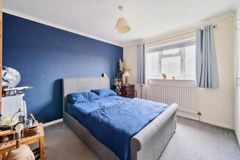 1 bedroom flat for sale, Lower Sunbury,  Surrey,  TW16