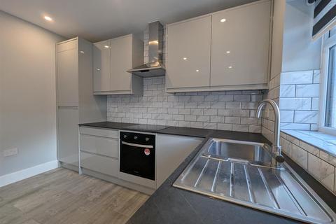 2 bedroom house to rent, Tregenna Avenue, South Harrow