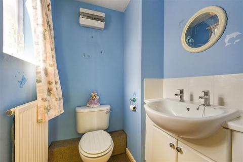 72 Berry Way, Andover, SP10 3XS