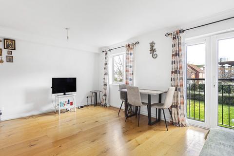 67 Varsity Drive, Twickenham, TW1 1AH