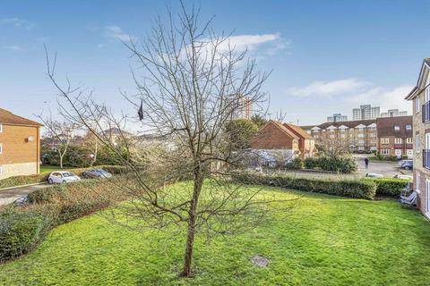 67 Varsity Drive, Twickenham, TW1 1AH