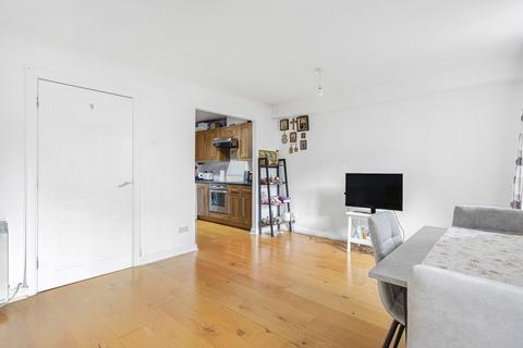 67 Varsity Drive, Twickenham, TW1 1AH