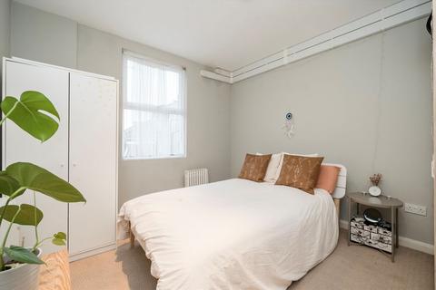 1 bedroom flat for sale, Askew Road, London W12