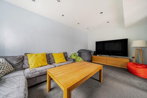 undefined, Bagshot Road, Woking GU24