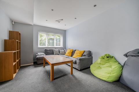 undefined, Bagshot Road, Woking GU24