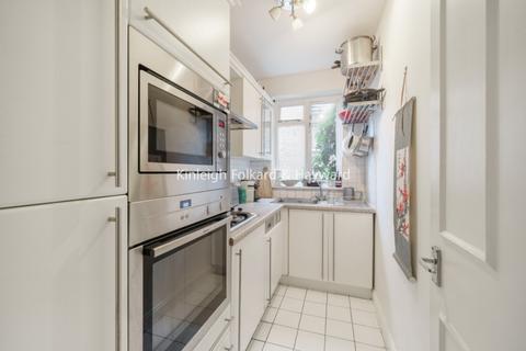 2 bedroom apartment to rent, Christchurch Road London N8