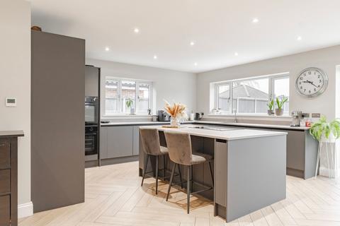 13 Devon Avenue, Norwich, NR6 5BH