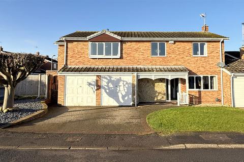 4 bedroom link detached house for sale, Larch Close, Bingham