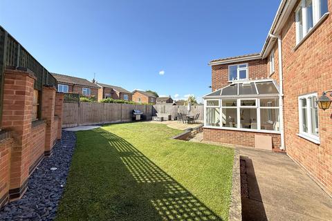 1 Larch Close, Bingham, Nottingham, NG13 8GW
