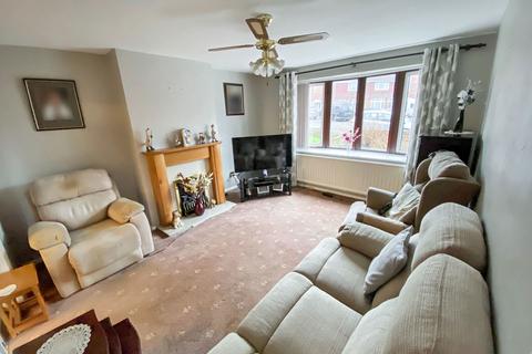 3 bedroom semi-detached house for sale, Welwyn Close, Grantham NG31