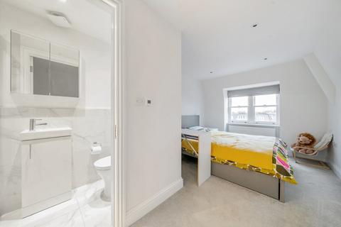 Askew Road, London