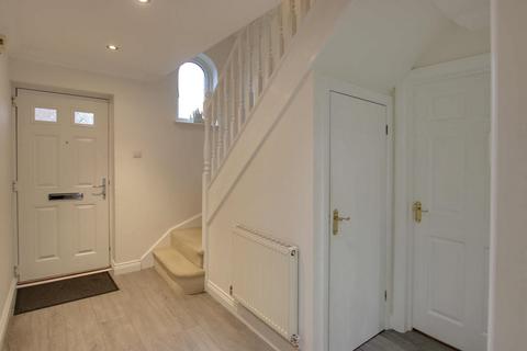 19 Round Grove, Croydon, CR0 7PP