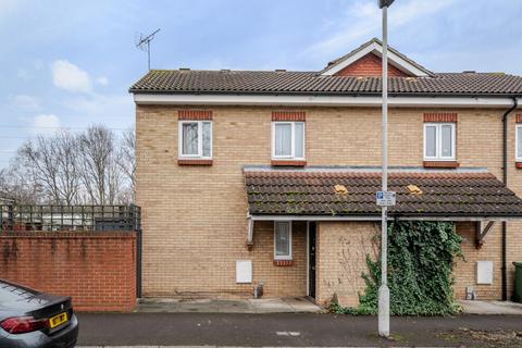 2 bedroom semi-detached house for sale, Grantham Road, London