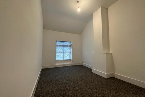 2 bedroom flat to rent, Queens Place, Hove