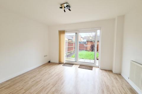 2 bedroom end of terrace house to rent, Priory Chase, Rayleigh, Essex