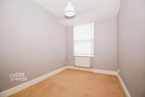 1 bedroom apartment to rent, Portland Road London SE25