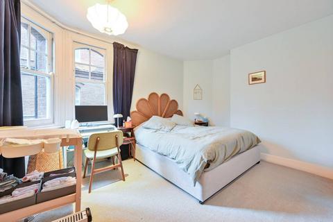 2 bedroom flat for sale, Queens Club Gardens, West Kensington, London, W14