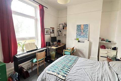 2 bedroom flat to rent, Fentiman Road, London SW8