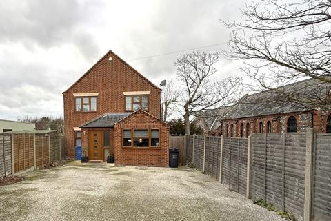 4 bedroom detached house for sale, The Street, Corton, NR32 5HW