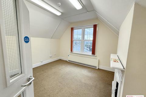 Property to rent, 95 Southend Road, Wickford, Essex