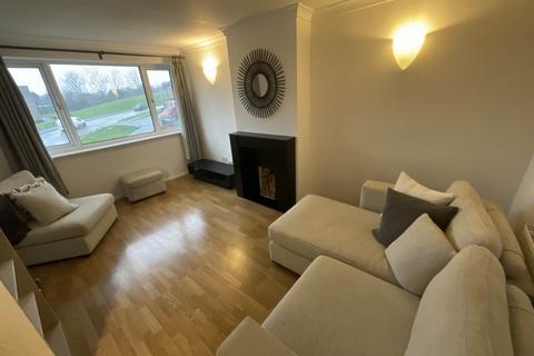 2 bedroom flat to rent, Copperfield, , Chigwell