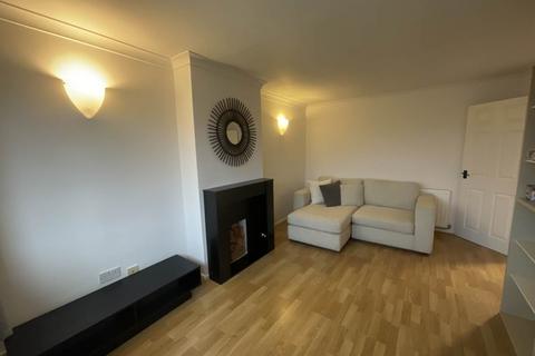 2 bedroom flat to rent, Copperfield, , Chigwell